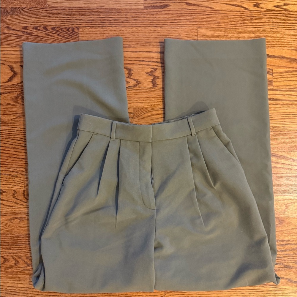 Abercrombie Olive Pleated Trousers